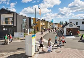 Asuntomessujen avajaispäivän tunnelmaa Tampereen vuoreksessa kesällä 2012.