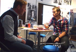 Libero Jarmo Korhonen vierailee jatkossakin Iskelmä Sastamalan studiossa. Kuva: Hannu Moilanen.
