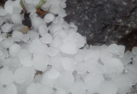 Rakeita Karkun ja Häijään välillä. Rakeita Karkun ja Häijään välillä.