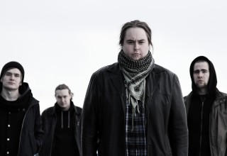 Vuonna 2008 perustetun Amendfoilin jäsenet tuntevat toisensa hiekkalaatikkoikäisistä. Kaksi bändin jäsenistä asuu edelleen Keikyässä.