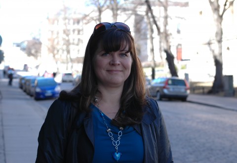 Aikanaan näyttelijä Ismo Kallio nimitettiin kansan taholta varamanuksi eli presidentti Mauno Koiviston varahenkilöksi. Marjo Anttooraa voisi nimittää varapäiviksi, sillä hän on sisäasiainministerin oikea käsi ja suoraan ministeriötä johtavan ministerin käskyvallan alla.
