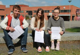 Sylvään koulun Mikael Mäki-Soini, Silja Anttila ja Anni Liemola (oikealla).