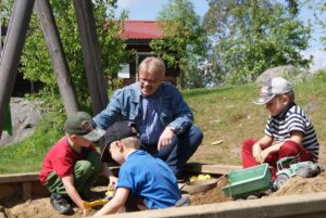 Kari Miettinen, Hopun päiväkoti