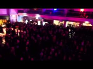 Osuuspankin juhlissa Vexve Areenalla 1 400 vierasta (Preview image)