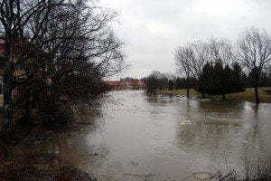 Punkalaitumenjoki tulvii Huittisissa