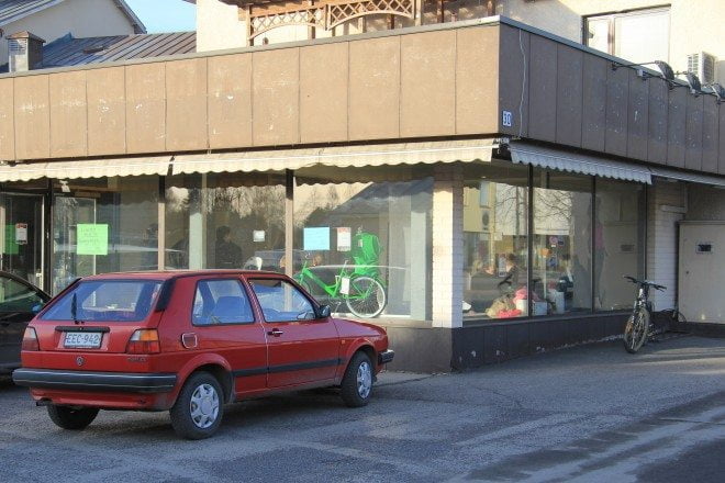 Riililäisten Pop up -kauppa toimii torstaina ja perjantaina Huittisissa kaarevassa talossa.