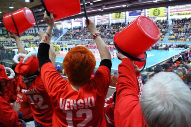 Valepa-Tiikerit 25.4.2014, kuva Hannu Moilanen (1)