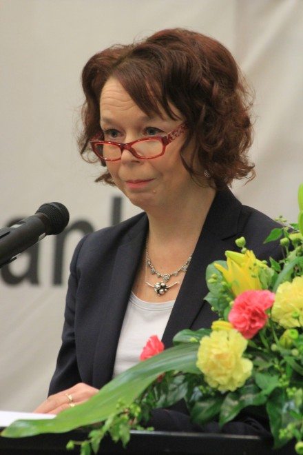 Valtiovallan tervehdyksen Kirjapäiville toi asunto- ja kulttuuriministeri Pia Viitanen.