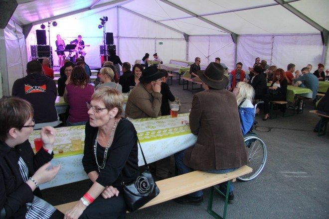 Cover-teltan puolella oli väljempää.