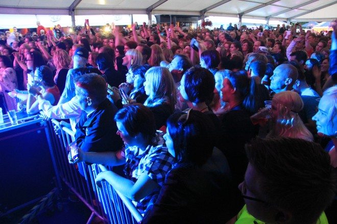 Kaija pääsi esiintymään täydelle Saparoteltalle.