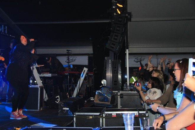 Kaija veti keikkansa täysillä.