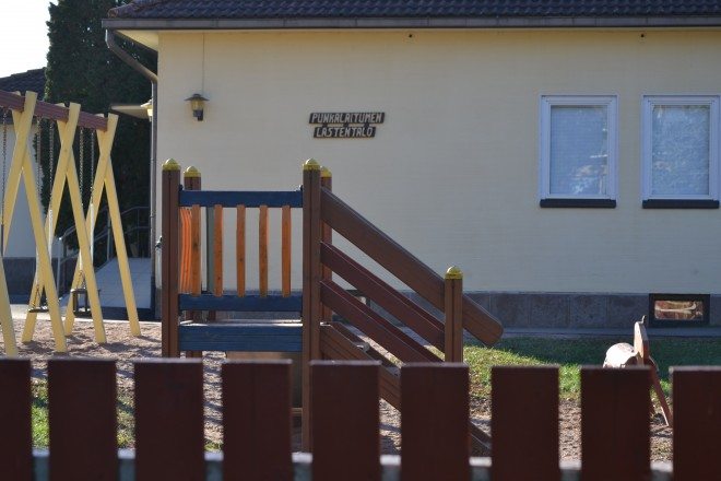 Punkalaitumen päiväkoti toimii vanhassa kunnanlääkärin kiinteistössä. Se kunnostettiin päiväkodiksi vuonna 1981. Nimen Lastentalo sille antoi silloinen kunnanjohtaja Lasse Laasjärvi.