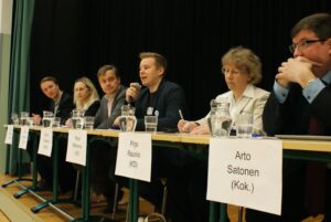 Vaalipaneeli Vammalan lukiolla