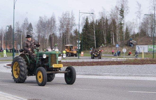 Järeämpääkin kalustoa oli liikenteessä. Kuva: Pauliina Vilenius.