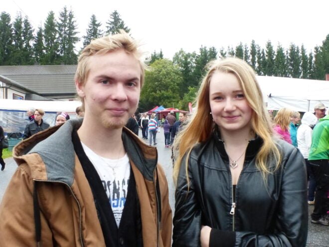 Anniina Salo ja Henri Suominen käyvät Häijään markkinoilla joka vuosi. Jos silmiin osuu jotakin kiinnostavaa, niin se ostetaan.