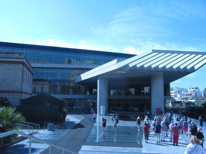 Uusi Akropolis-museo on valmistunut vuonna 2009 ja se luetaan maailman tärkeimpien museoiden joukkoon. Kuva: Kirsti Lahti.