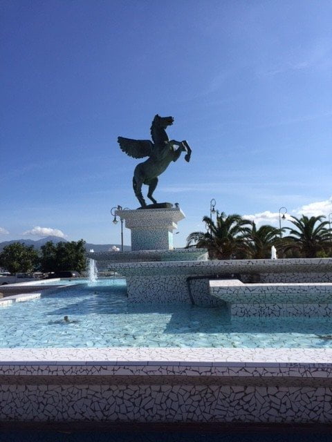 Pegasos, antiikin Kreikan tarustosta tuttu runoratsu.