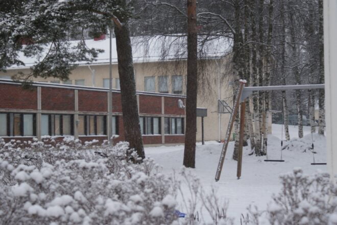 Varilan koulun peruskorjaushanke laitettiin jäihin kuntotutkimuksessa tehtyjen löydösten vuoksi.