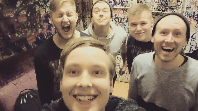 Pojat Facebook-potretissa: Hannu Nieminen, Eemeli Forss, Aaro Pelttari ja Matti Hiitti, edessä Ville Ritala.