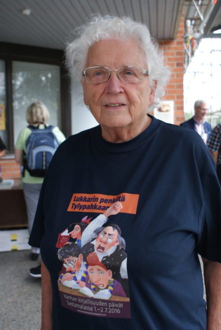 Salme Korventausta nauttii kirjapäivien ohjelmasta.