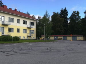 Muistolan koulun pihaa