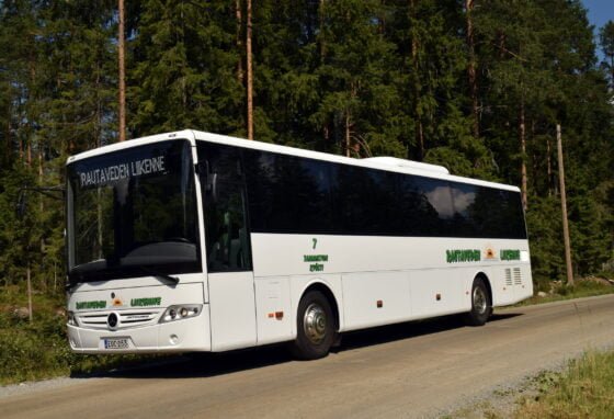 Rautaveden Liikenteen bussi