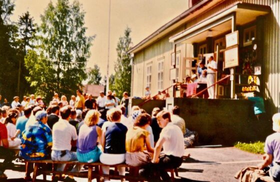 hyväntekeväisyyshuutokauppaa
