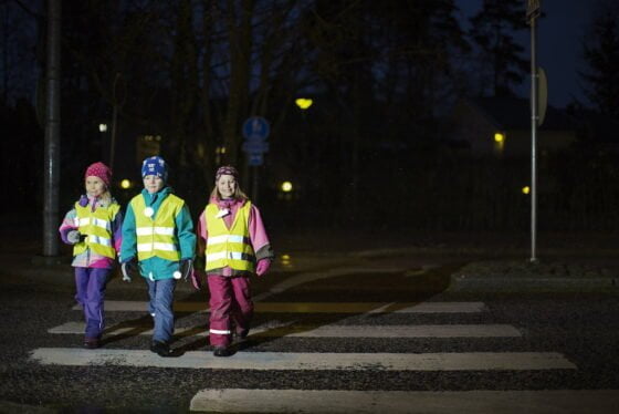 lapset suojatie heijastin pimea syksy lapsi