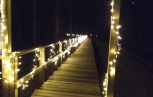 Otto kuntoportaat valaistu valot