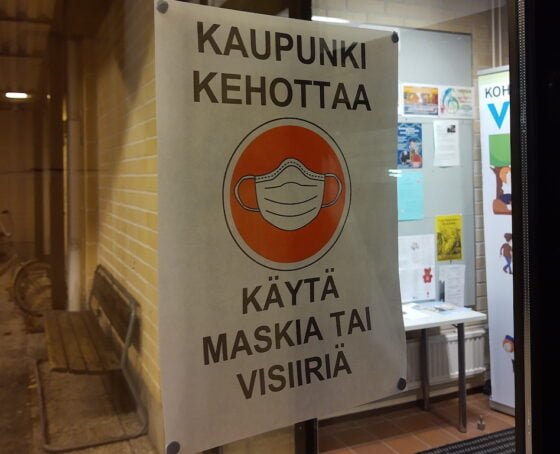 korona kirjasto maski kehotus kayta maskia