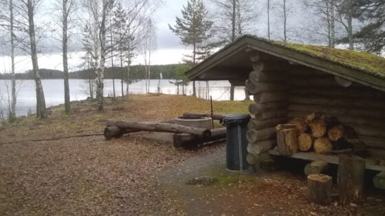 Laavu Mouhijarvi Mouhijarvella luonto retkeily