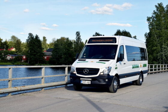 Rautaveden Liikenteen bussi