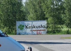 Keskustan sutattu vaalilakana vaaka