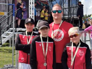 Junnuvalepa E-pojat supersarja Power cup