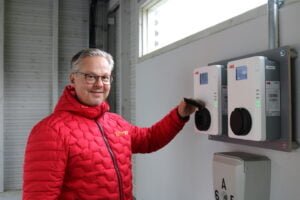 Sahkoauto latauspiste Pasi Lehto