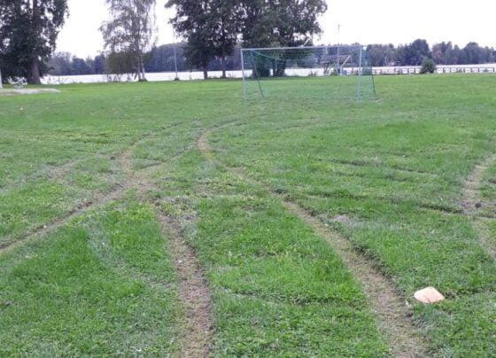 Kaalisaari, nurmikenttä, ilkivalta