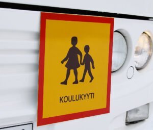 koulukyyti koulukuljetus kouluauto