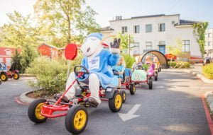 Herra Hakkarainen polkee, kuva Laura Vanzo