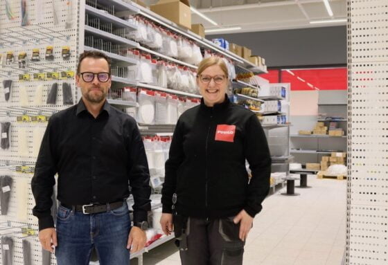 Puuilo Juha Saarela ja Jenni Wiik