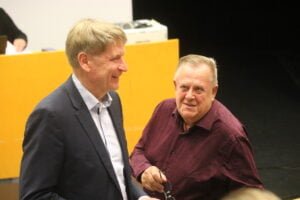 Pekka Kares Mauri Tuominen valtuuston kokous