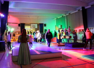 Yllätysten Yö, Äetsän koulu