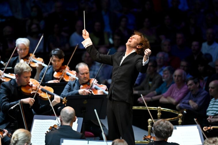 Radion Sinfoniaorkesteri, RSO, Nicholas Collon