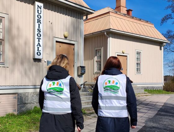 Kuva vanhempainverkoston liivit