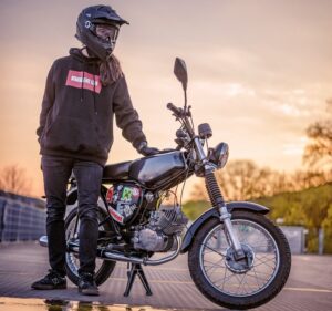 motorcycle-7617504_1280