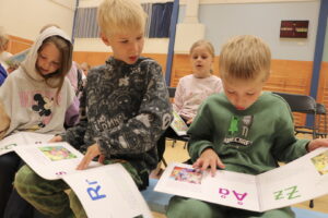 Häijään koulun oppilaita, Kirsi Puntalon aapinen