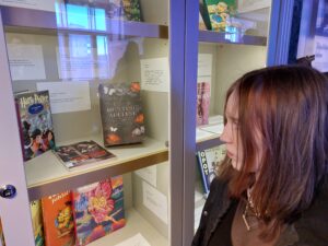 Pukstaavi, nuorten kirjahylly