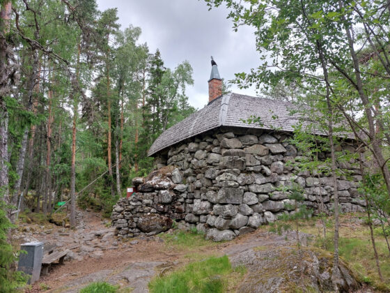Kivilinna, Pirunvuori