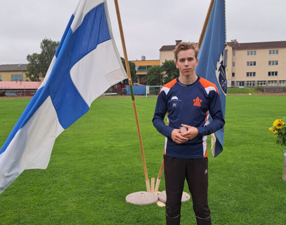 Sakari Makela M19 pronssimitali nostokuva