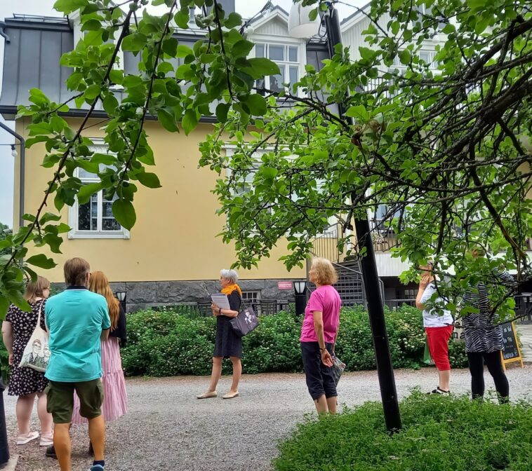 Opas, matkailu, Kirjakortteli, opastus, matkailuopas